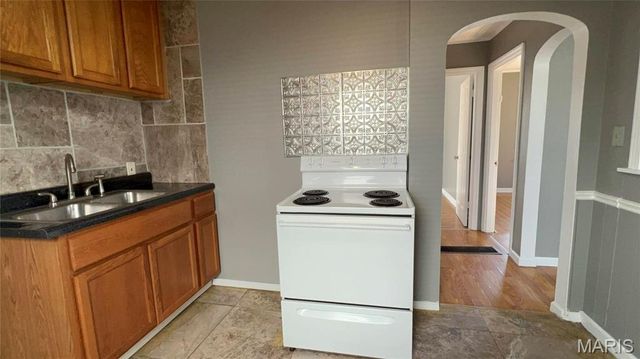 3212 W Tennyson Avenue, St Louis, MO 63114