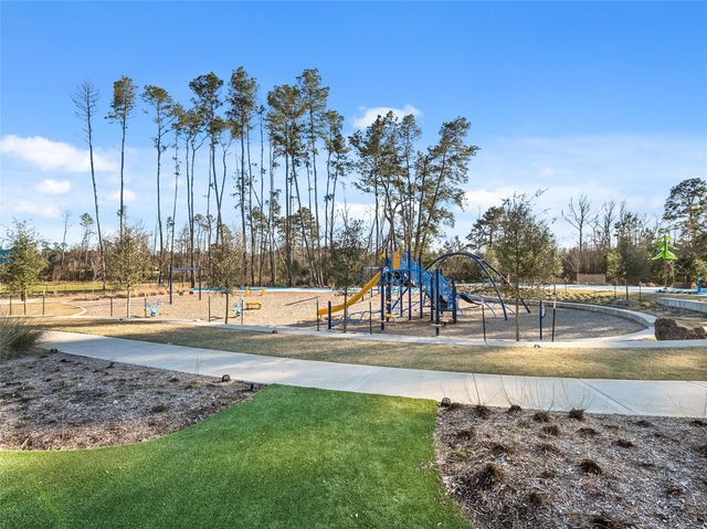 826 Ridgewood Cliffs Court, Willis, TX 77378