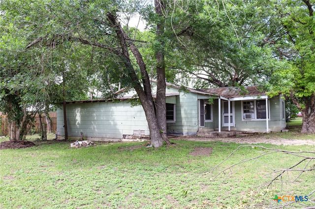 803 3rd Street, Lockhart, TX 78644
