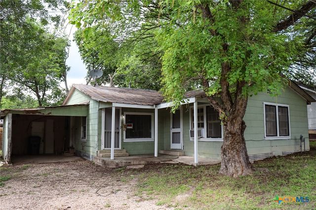 803 3rd Street, Lockhart, TX 78644