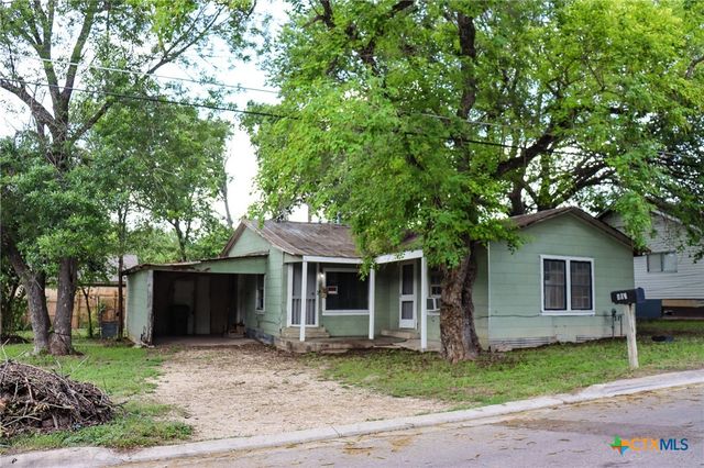803 3rd Street, Lockhart, TX 78644