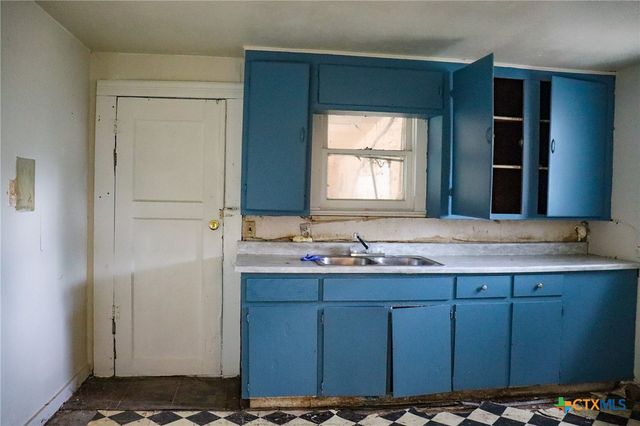 803 3rd Street, Lockhart, TX 78644