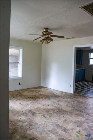 803 3rd Street, Lockhart, TX 78644