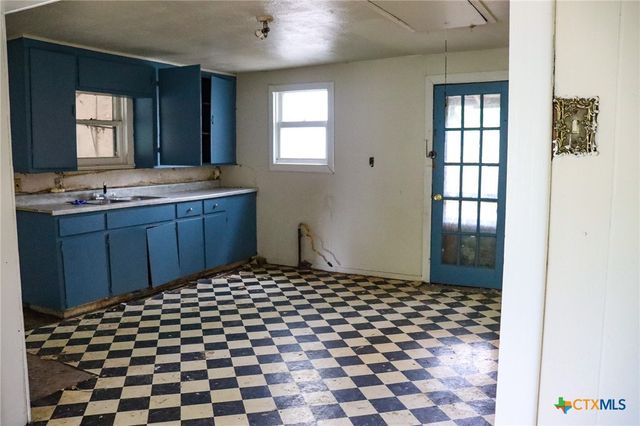 803 3rd Street, Lockhart, TX 78644