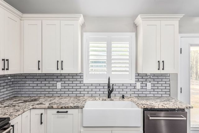 462 Wilshire Street, Geneva, AL 36340