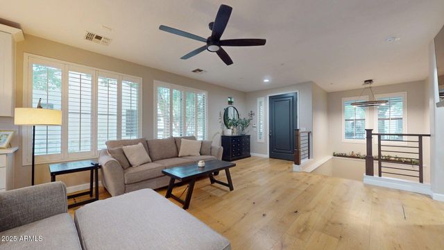 2968 E AGRITOPIA Loop N, Gilbert, AZ 85296