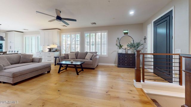 2968 E AGRITOPIA Loop N, Gilbert, AZ 85296