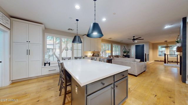 2968 E AGRITOPIA Loop N, Gilbert, AZ 85296