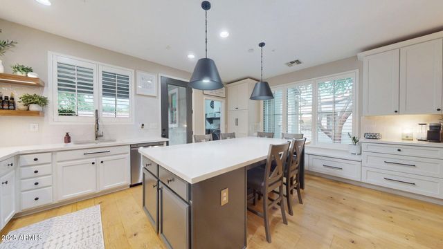 2968 E AGRITOPIA Loop N, Gilbert, AZ 85296