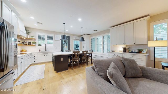 2968 E AGRITOPIA Loop N, Gilbert, AZ 85296