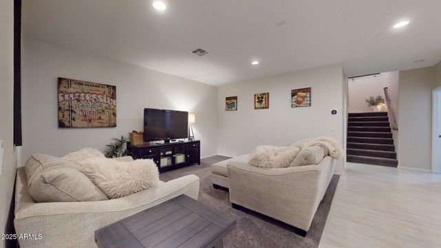 2968 E AGRITOPIA Loop N, Gilbert, AZ 85296