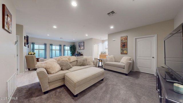 2968 E AGRITOPIA Loop N, Gilbert, AZ 85296