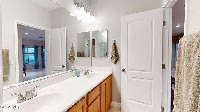 2968 E AGRITOPIA Loop N, Gilbert, AZ 85296