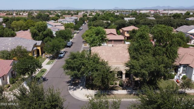 2968 E AGRITOPIA Loop N, Gilbert, AZ 85296