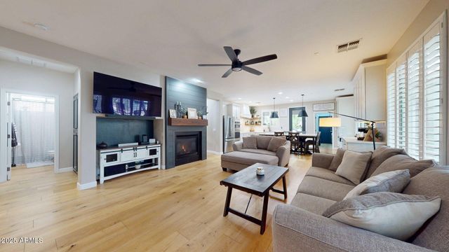 2968 E AGRITOPIA Loop N, Gilbert, AZ 85296