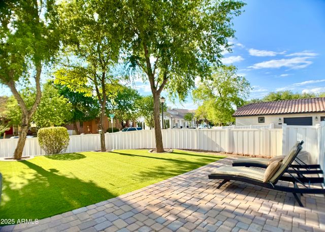 2968 E AGRITOPIA Loop N, Gilbert, AZ 85296