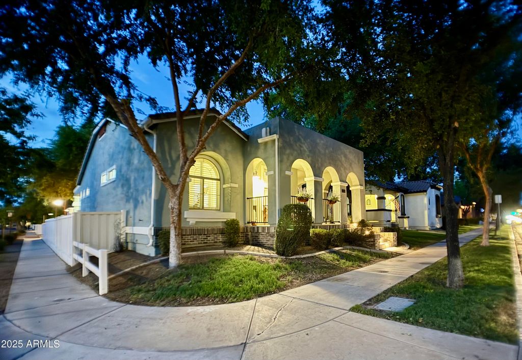 2968 E AGRITOPIA Loop N, Gilbert, AZ 85296