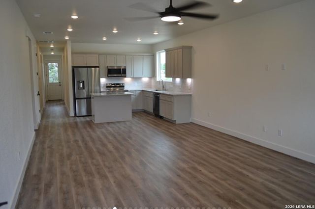 729 Canyon Bend, Canyon Lake, TX 78133