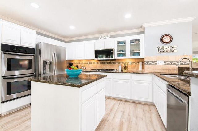 421 Lexington Circle, Oceanside, CA 92057