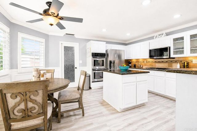 421 Lexington Circle, Oceanside, CA 92057