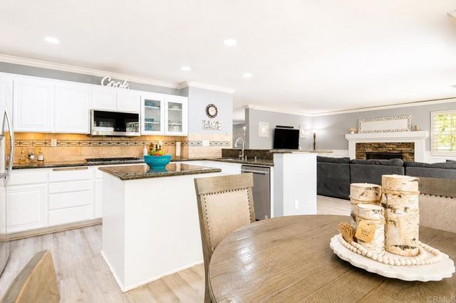 421 Lexington Circle, Oceanside, CA 92057
