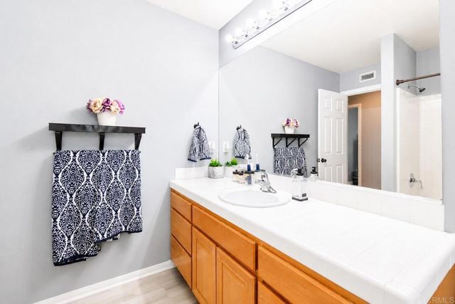 421 Lexington Circle, Oceanside, CA 92057