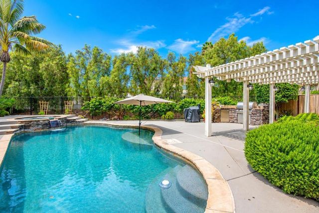421 Lexington Circle, Oceanside, CA 92057