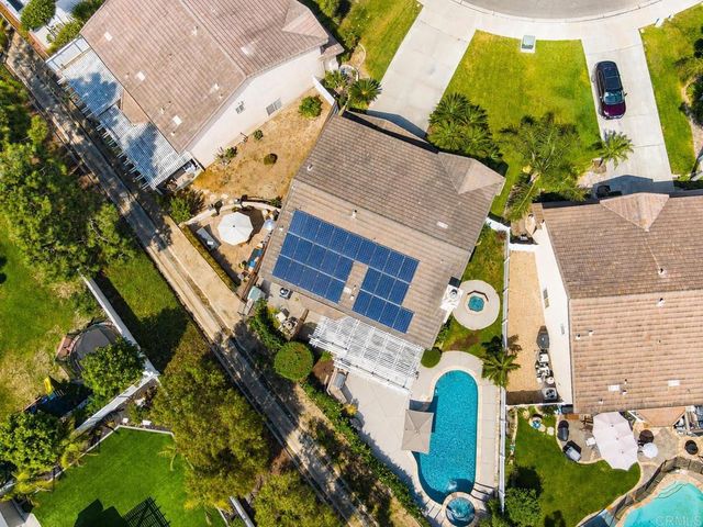 421 Lexington Circle, Oceanside, CA 92057