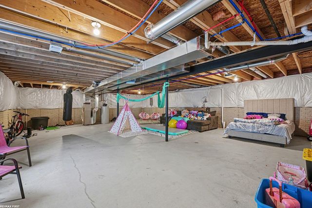 47050 Brookview Drive, Chesterfield Twp, MI 48047