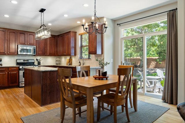 2815 Forest Creek Lane, Naperville, IL 60565