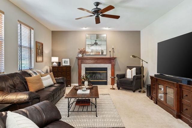 2815 Forest Creek Lane, Naperville, IL 60565