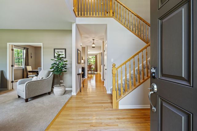 2815 Forest Creek Lane, Naperville, IL 60565