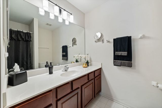 2815 Forest Creek Lane, Naperville, IL 60565