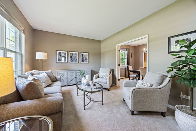 2815 Forest Creek Lane, Naperville, IL 60565