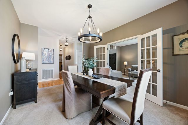 2815 Forest Creek Lane, Naperville, IL 60565