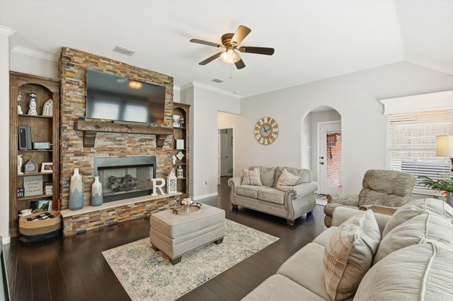 1628 Suncatcher Way, Fort Worth, TX 76052