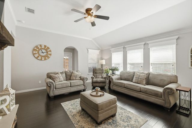 1628 Suncatcher Way, Fort Worth, TX 76052