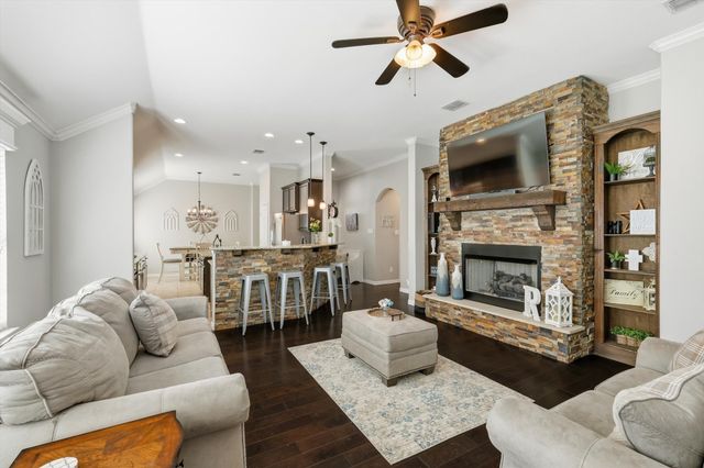 1628 Suncatcher Way, Fort Worth, TX 76052