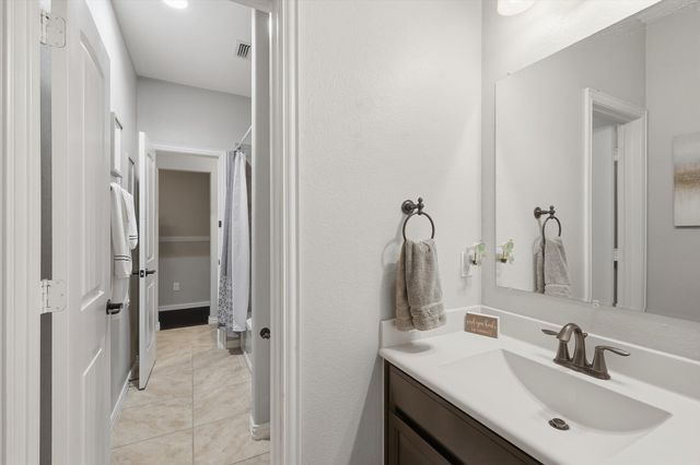 1628 Suncatcher Way, Fort Worth, TX 76052