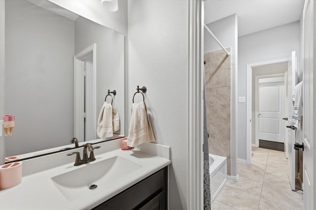 1628 Suncatcher Way, Fort Worth, TX 76052