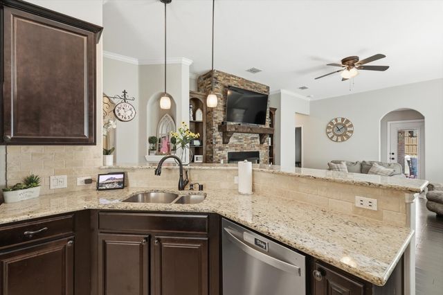 1628 Suncatcher Way, Fort Worth, TX 76052