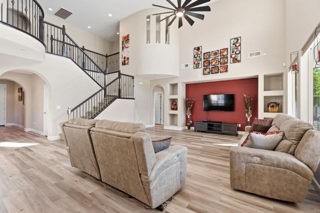 3085 N Vahe Avenue, Fresno, CA 93737