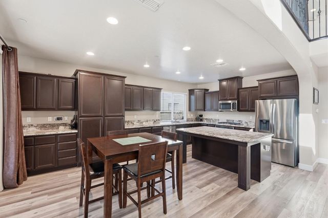3085 N Vahe Avenue, Fresno, CA 93737