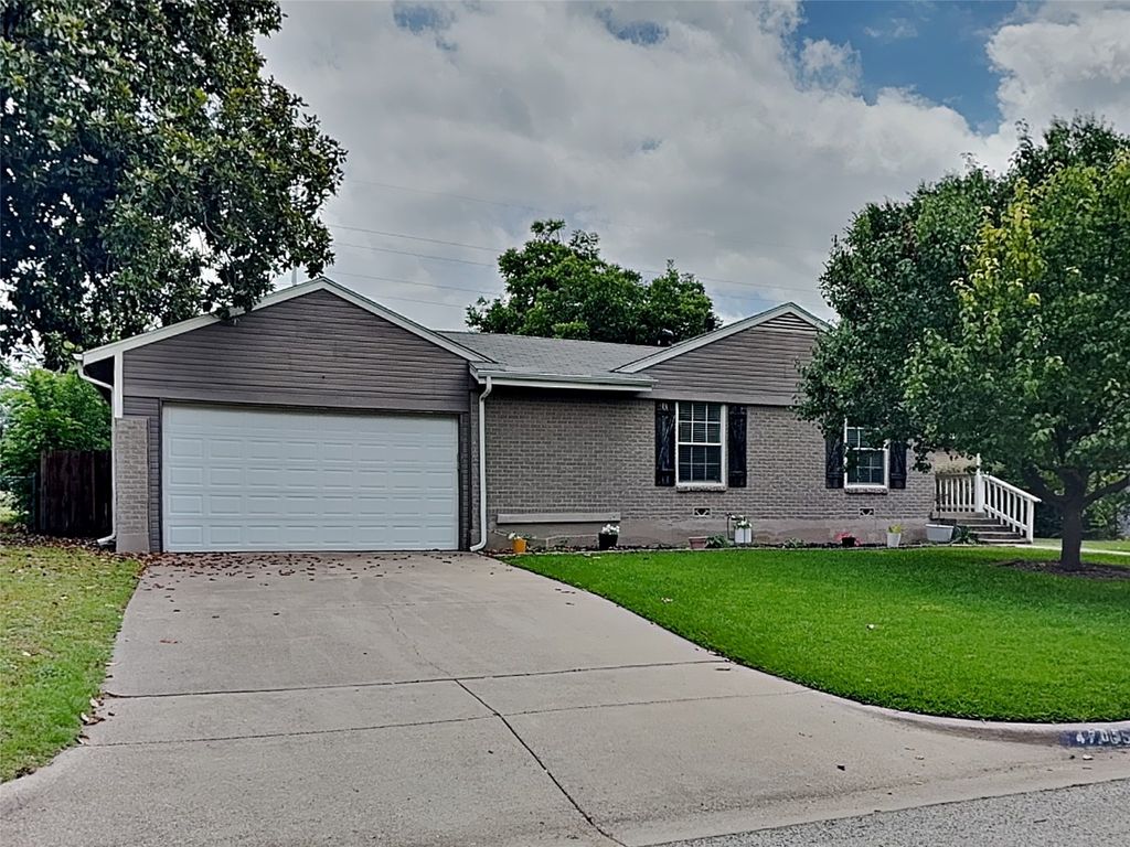 4705 Selkirk Drive, Fort Worth, TX 76109