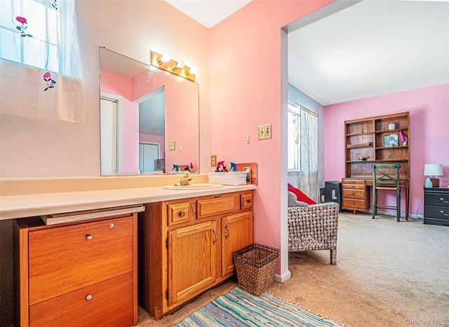 3 Magnolia Lane, Warwick, NY 10990