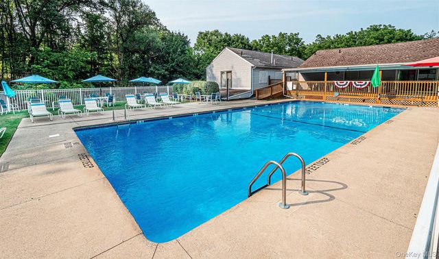 3 Magnolia Lane, Warwick, NY 10990