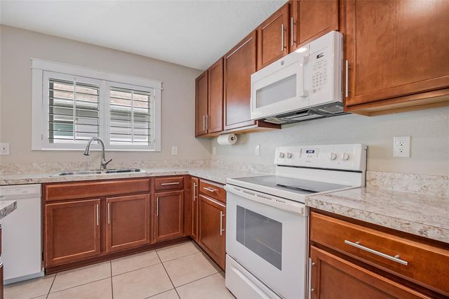 2865 MOSSHIRE CIRCLE, St Cloud, FL 34772