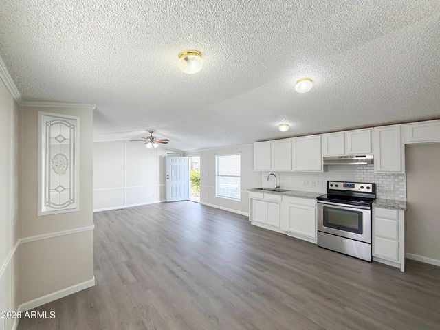 7920 W GLENDALE Avenue 40, Glendale, AZ 85303