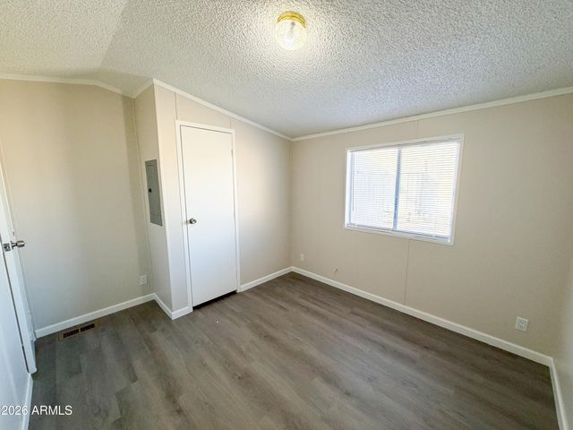 7920 W GLENDALE Avenue 40, Glendale, AZ 85303