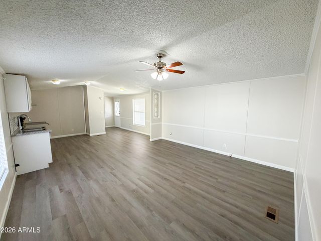 7920 W GLENDALE Avenue 40, Glendale, AZ 85303